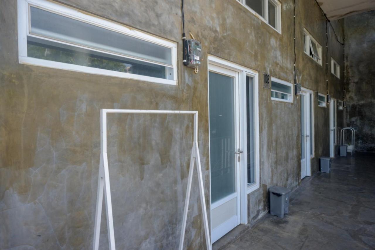 Reddoorz Near Jumbo Mall Sragen Exterior photo